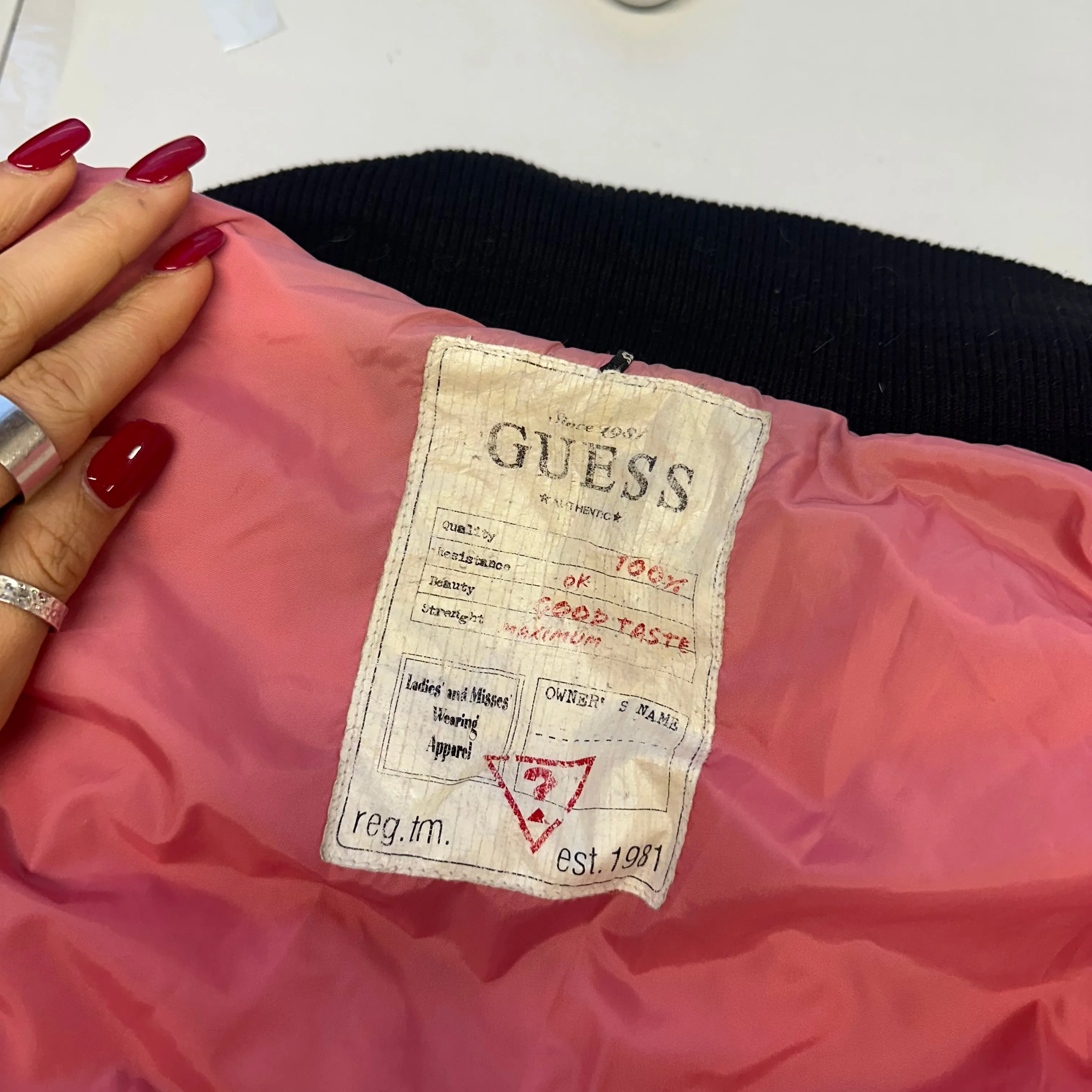 2000's guess puffer jacket