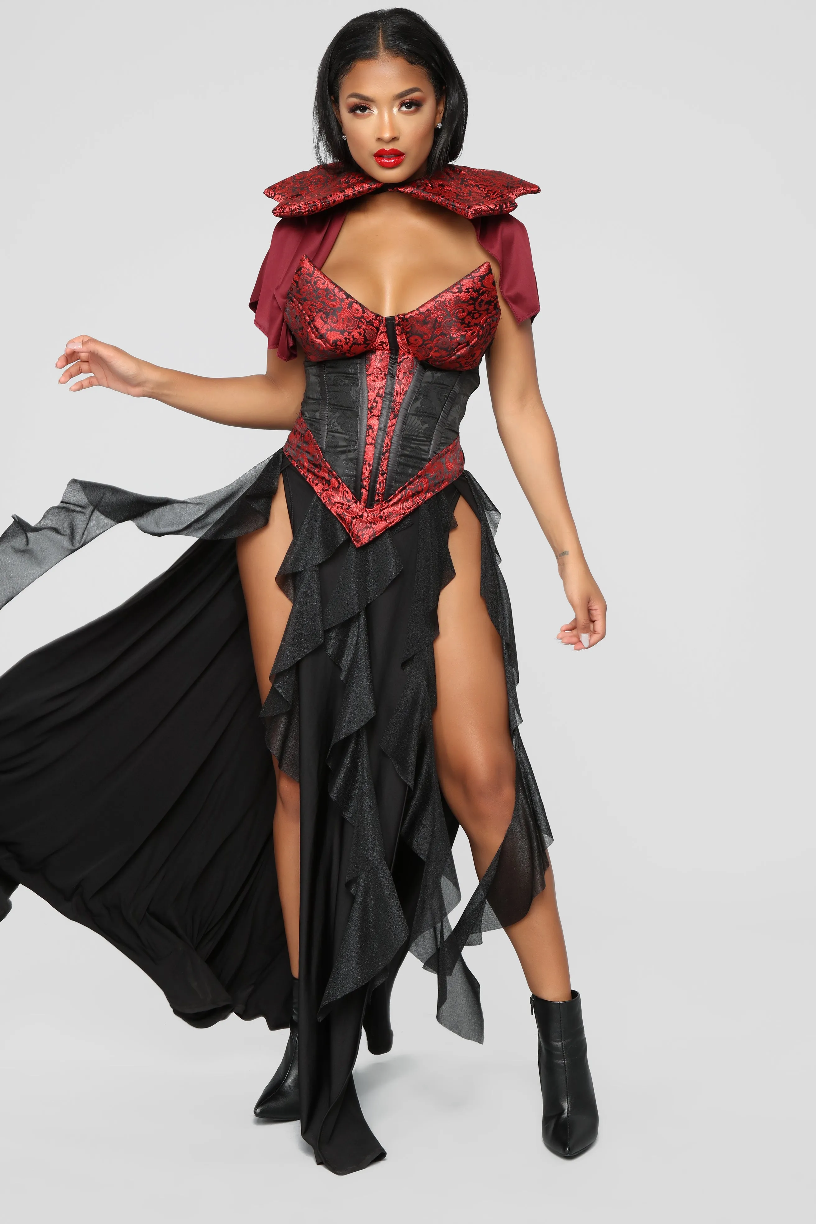 Blood Lusting Vampire Costume - Black/Red