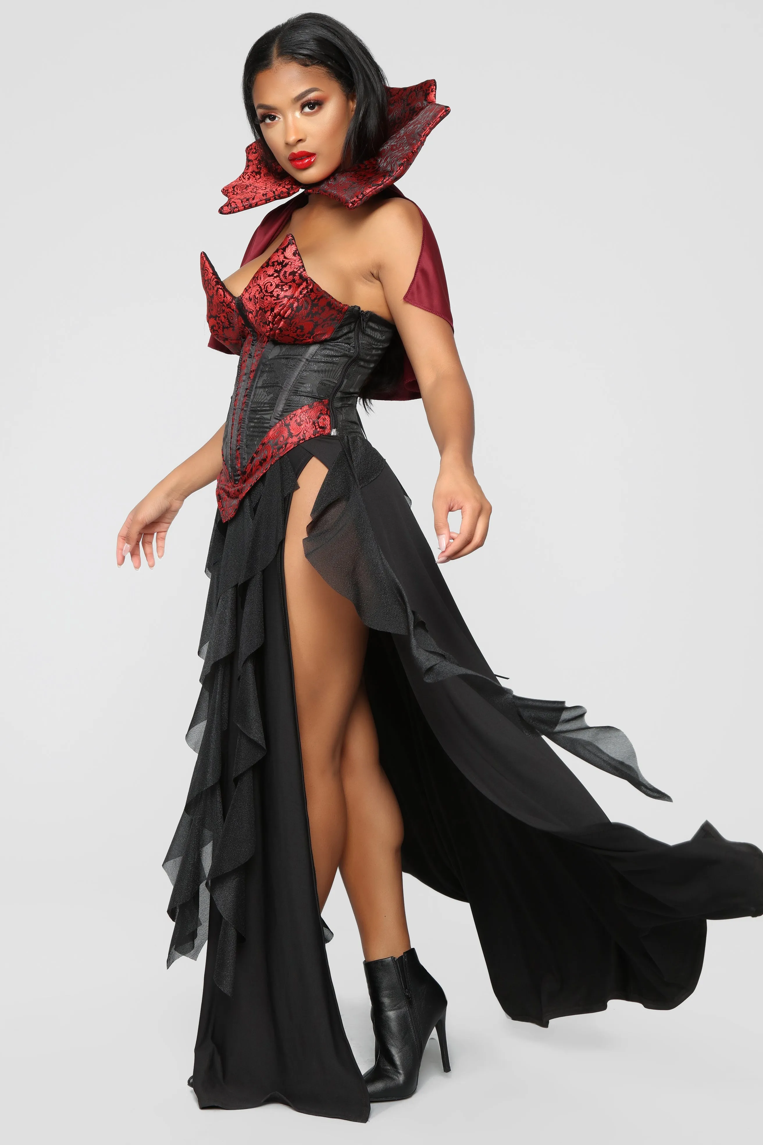 Blood Lusting Vampire Costume - Black/Red