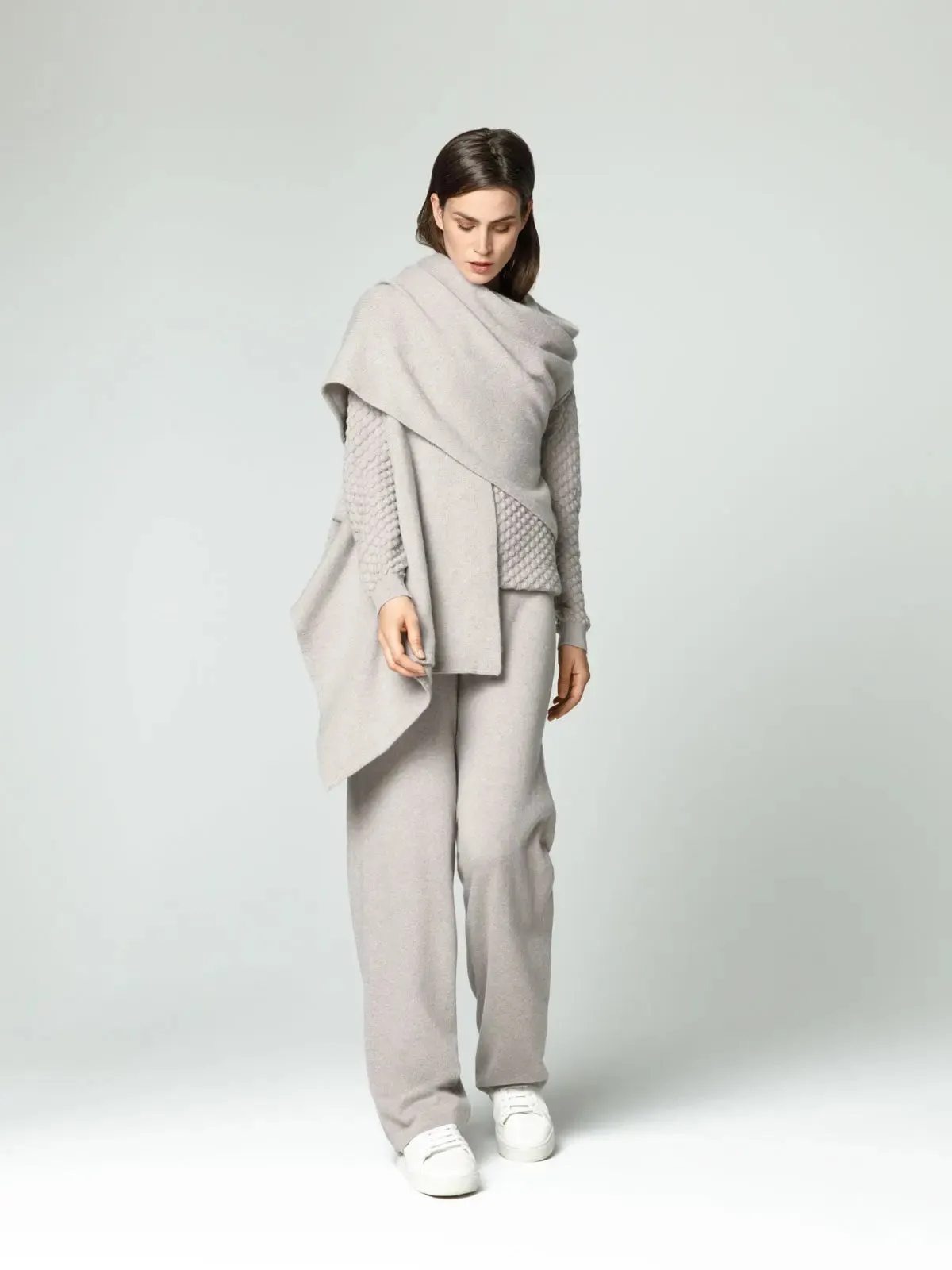 Cashmere cardigan with belt