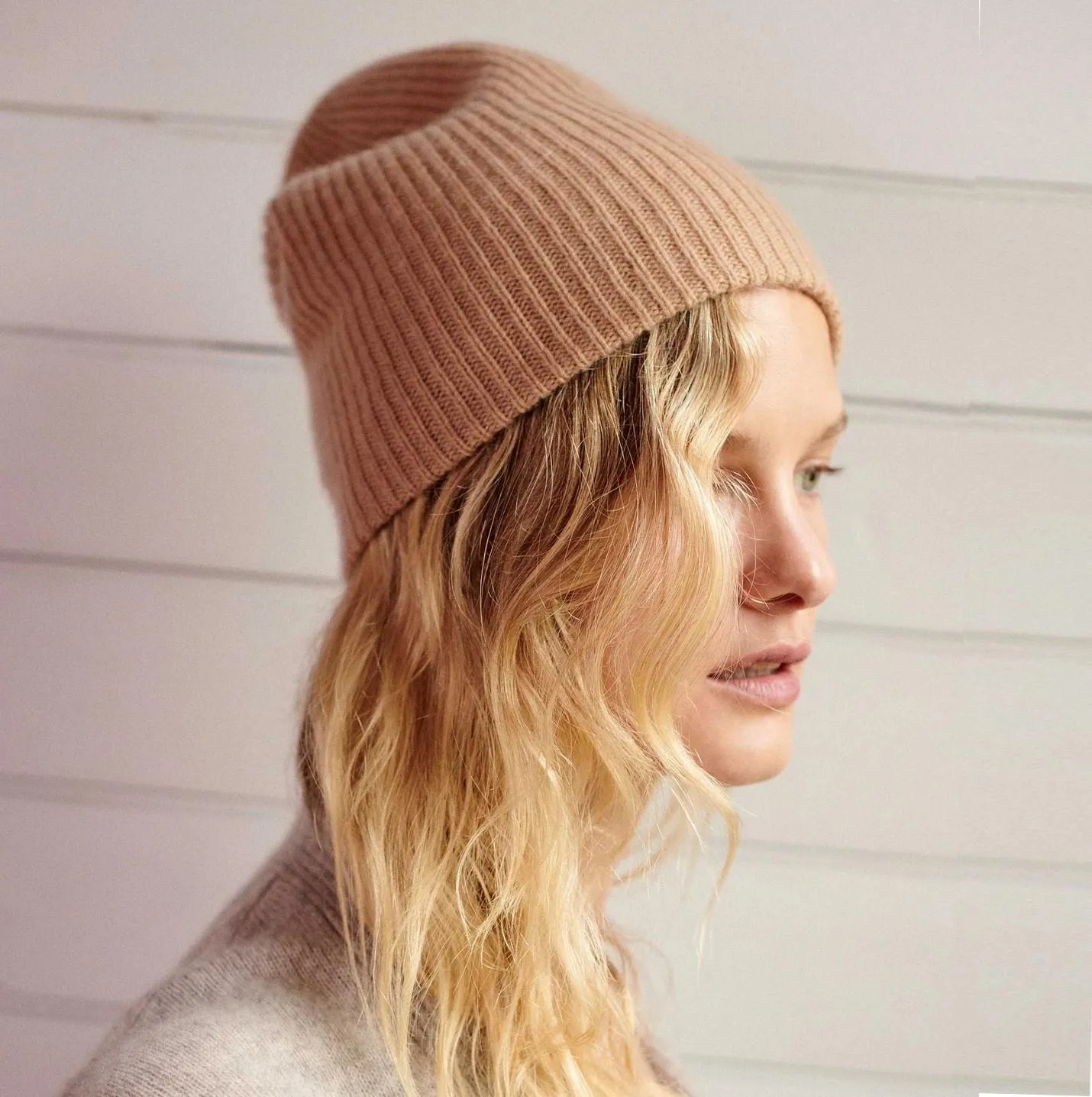 Cashmere Plush Rib Beanie (Caramel)