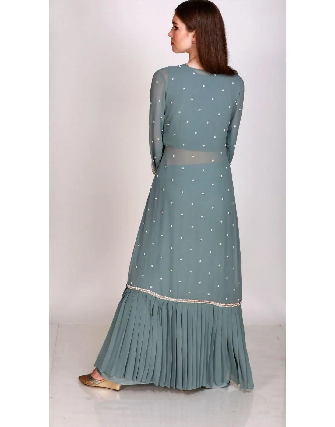 Label Nayna Kapoor's Rent Crop Top With Dhoti & Long Cape
