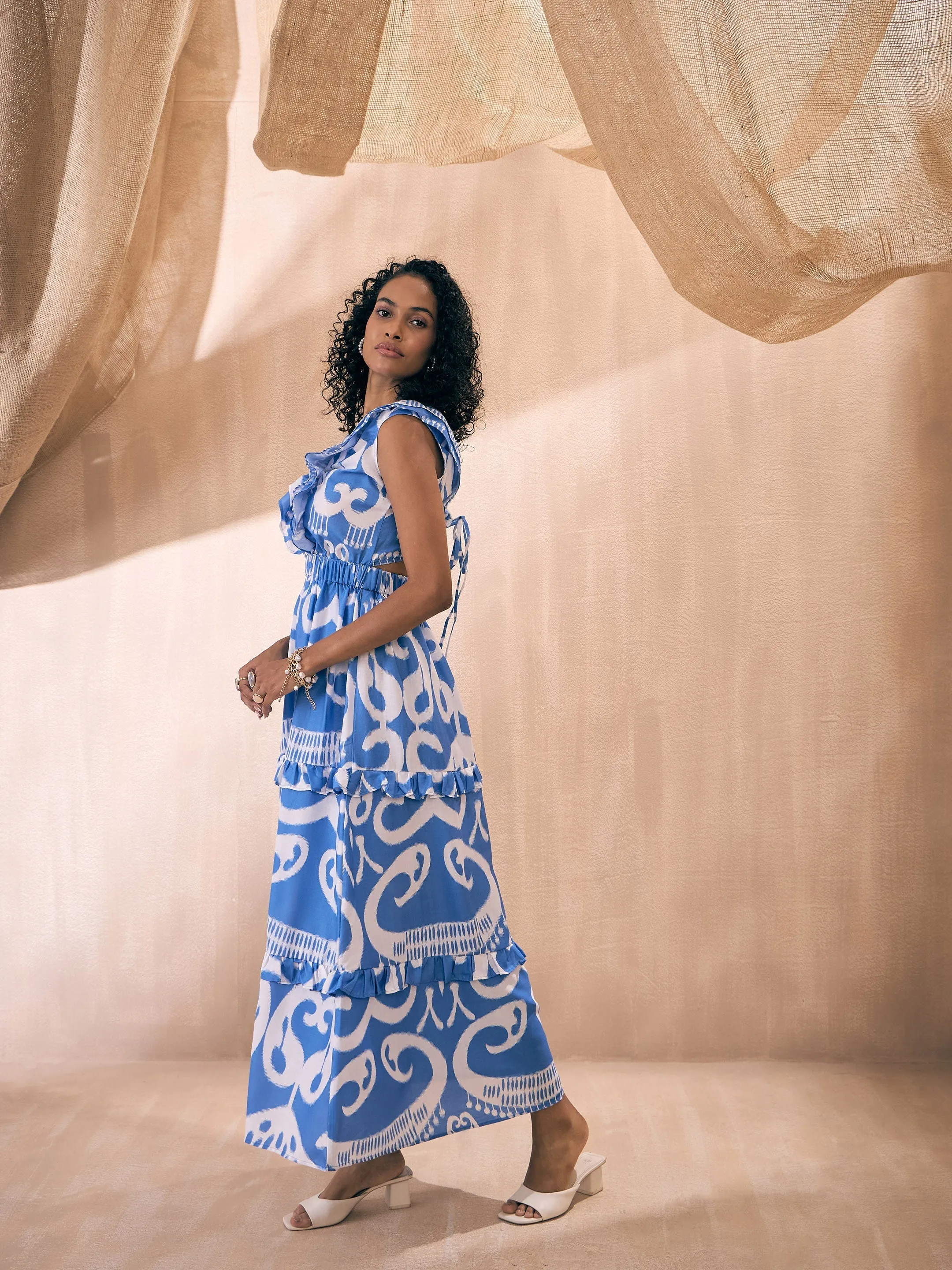 Women Blue & White Ikat Print Neck Ruffle Tiered Maxi